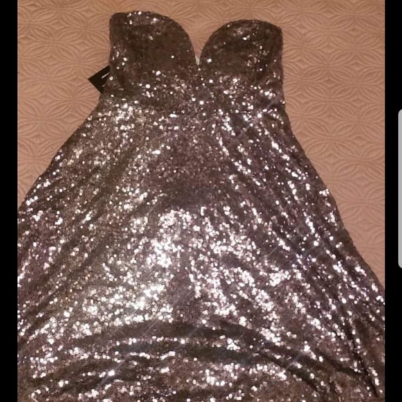 Dress - Picture 1 of 1